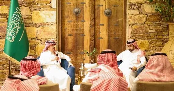 رجل الأعمال أحمد بن جلاله يستعرض الفرص الواعدة بعسير وتجارب ريادة الأعمال