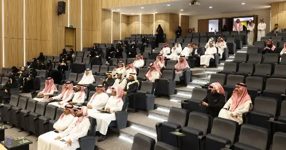 إطلاق "معسكر تمكين الاتصالي" بغرفة أبها